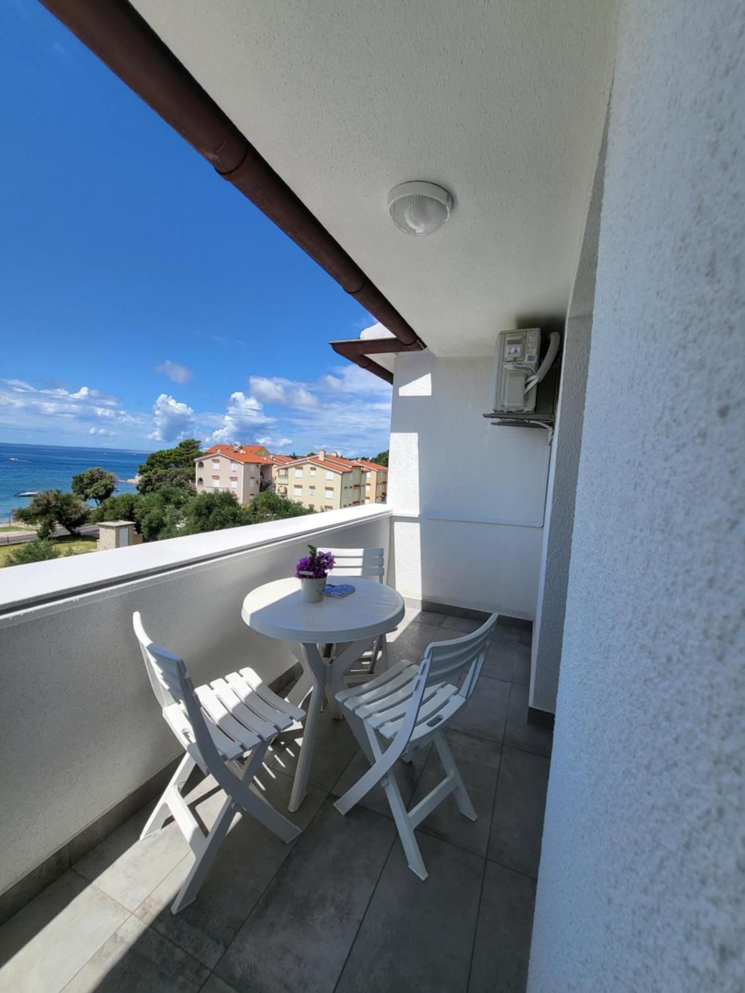 Apartments & Rooms Fam Ribaric Banjol Екстериор снимка