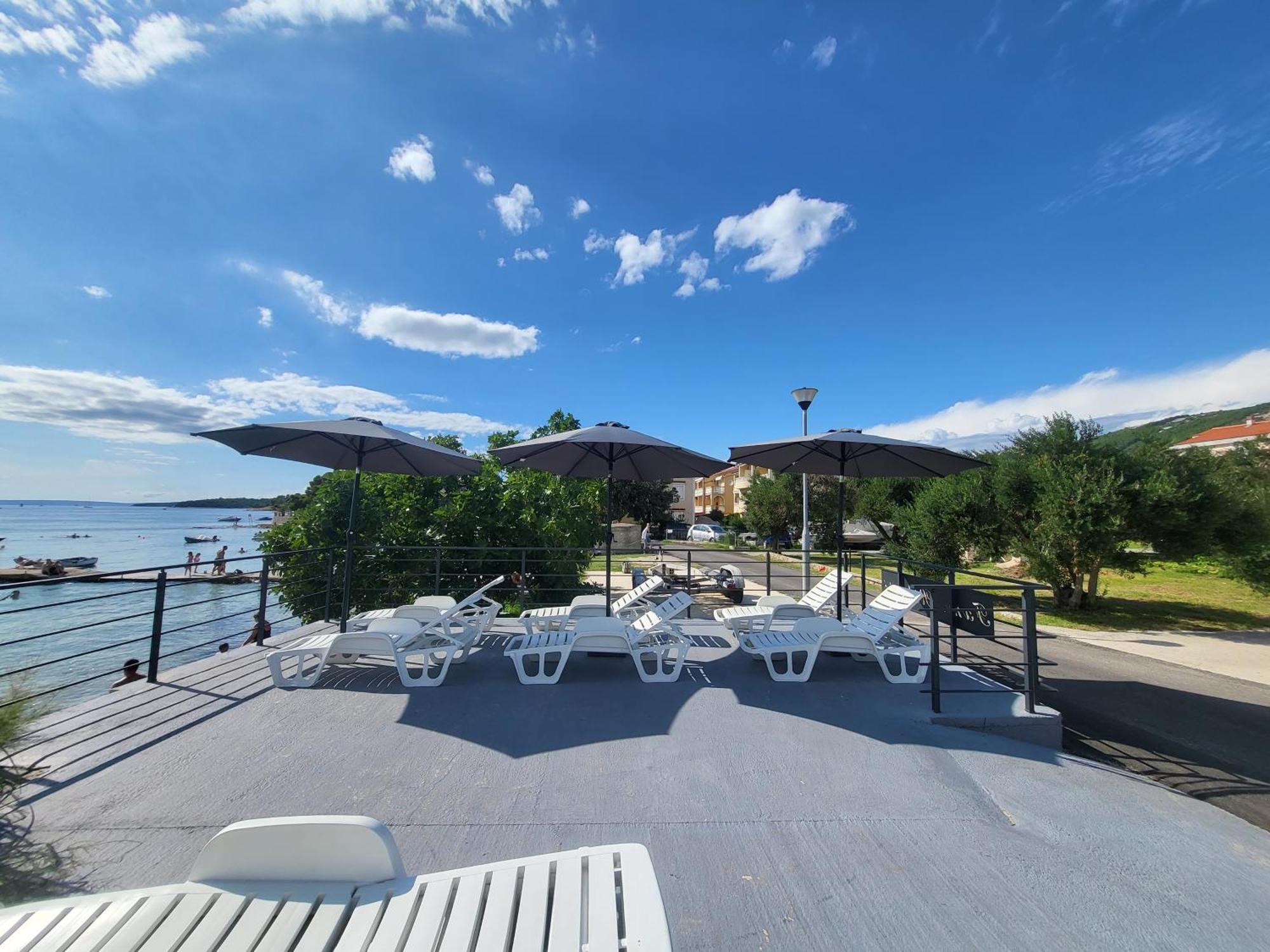 Apartments & Rooms Fam Ribaric Banjol Екстериор снимка