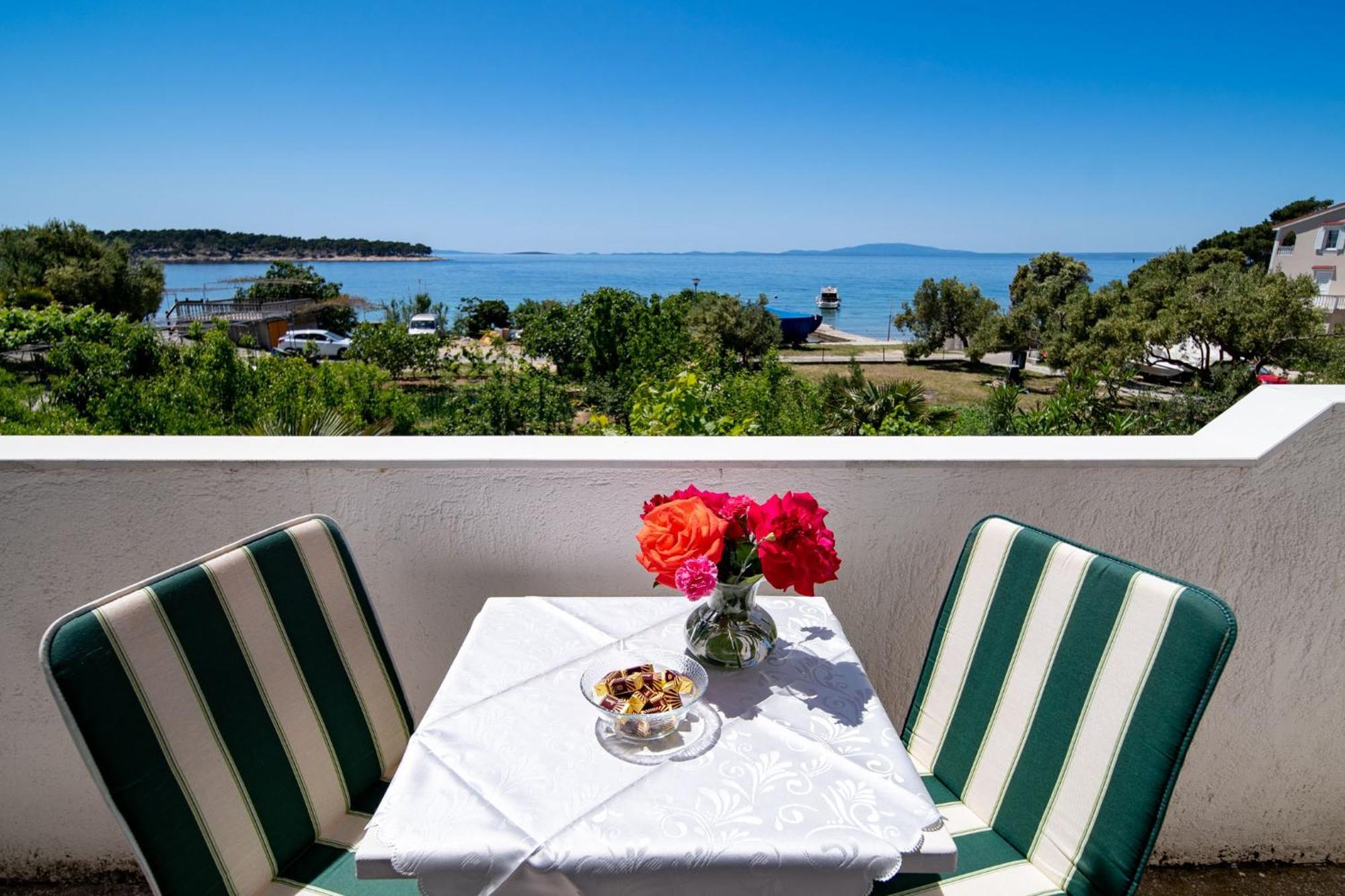 Apartments & Rooms Fam Ribaric Banjol Екстериор снимка