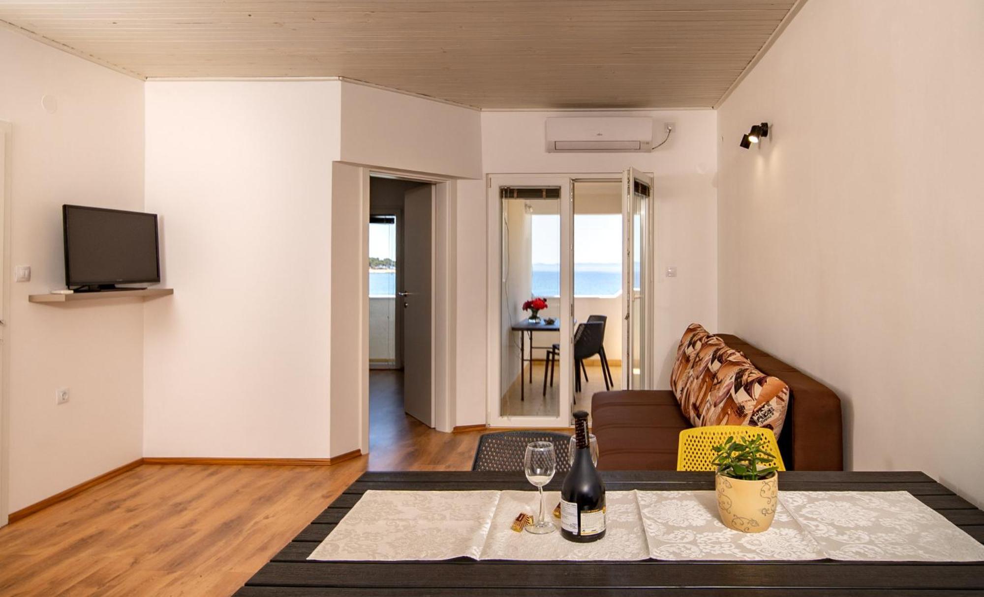 Apartments & Rooms Fam Ribaric Banjol Екстериор снимка