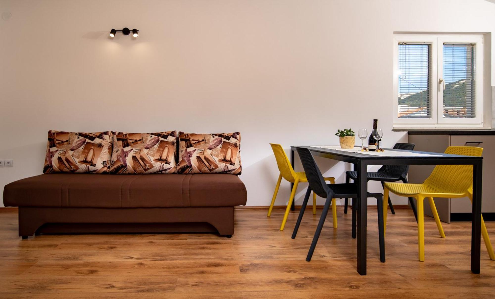 Apartments & Rooms Fam Ribaric Banjol Екстериор снимка