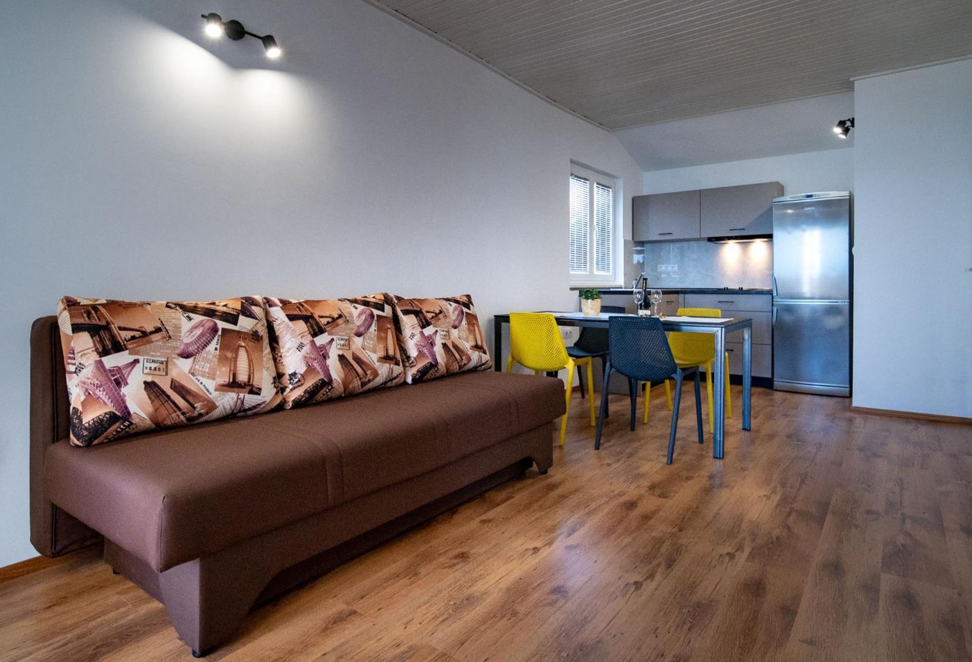 Apartments & Rooms Fam Ribaric Banjol Екстериор снимка