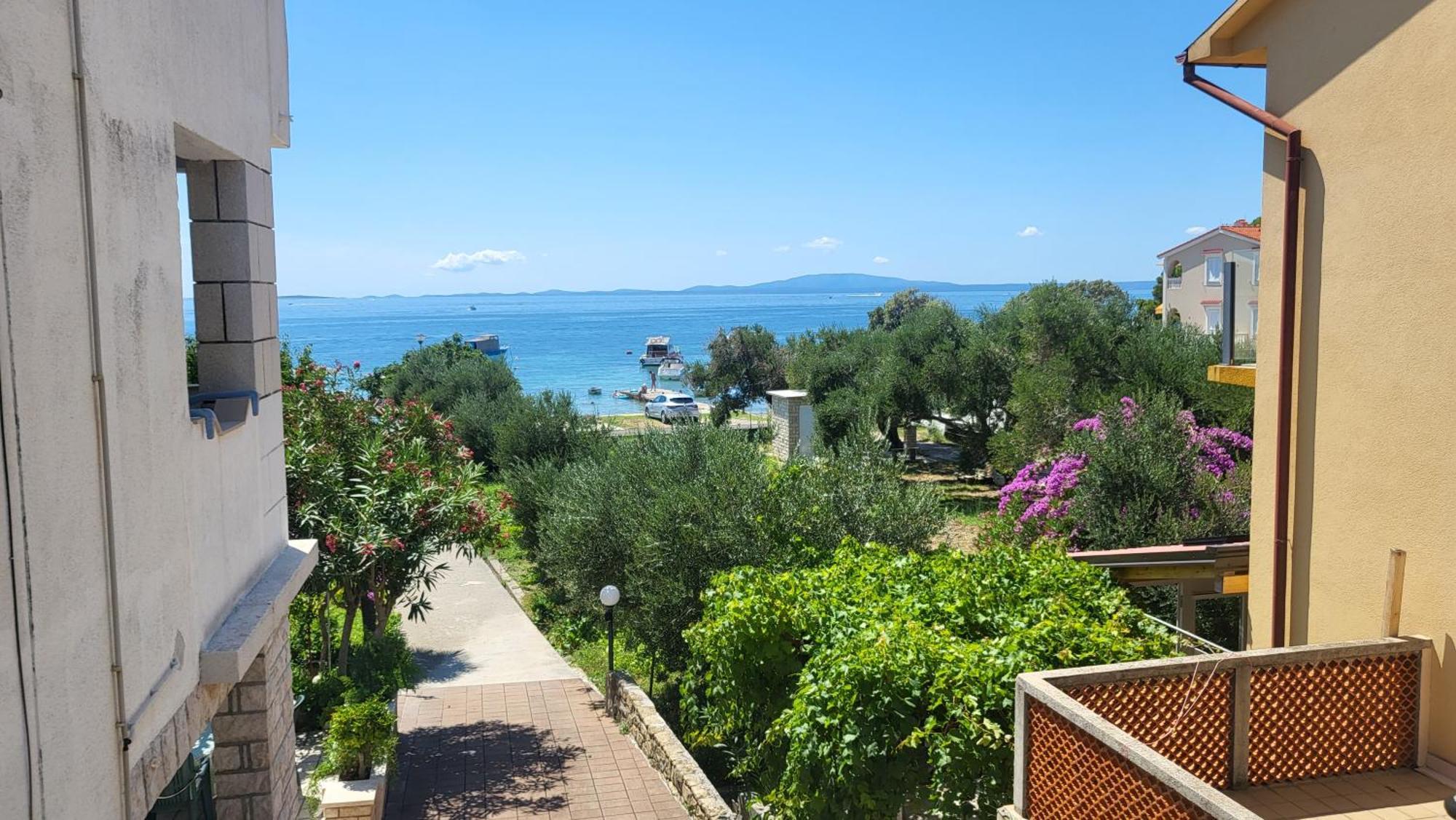 Apartments & Rooms Fam Ribaric Banjol Екстериор снимка