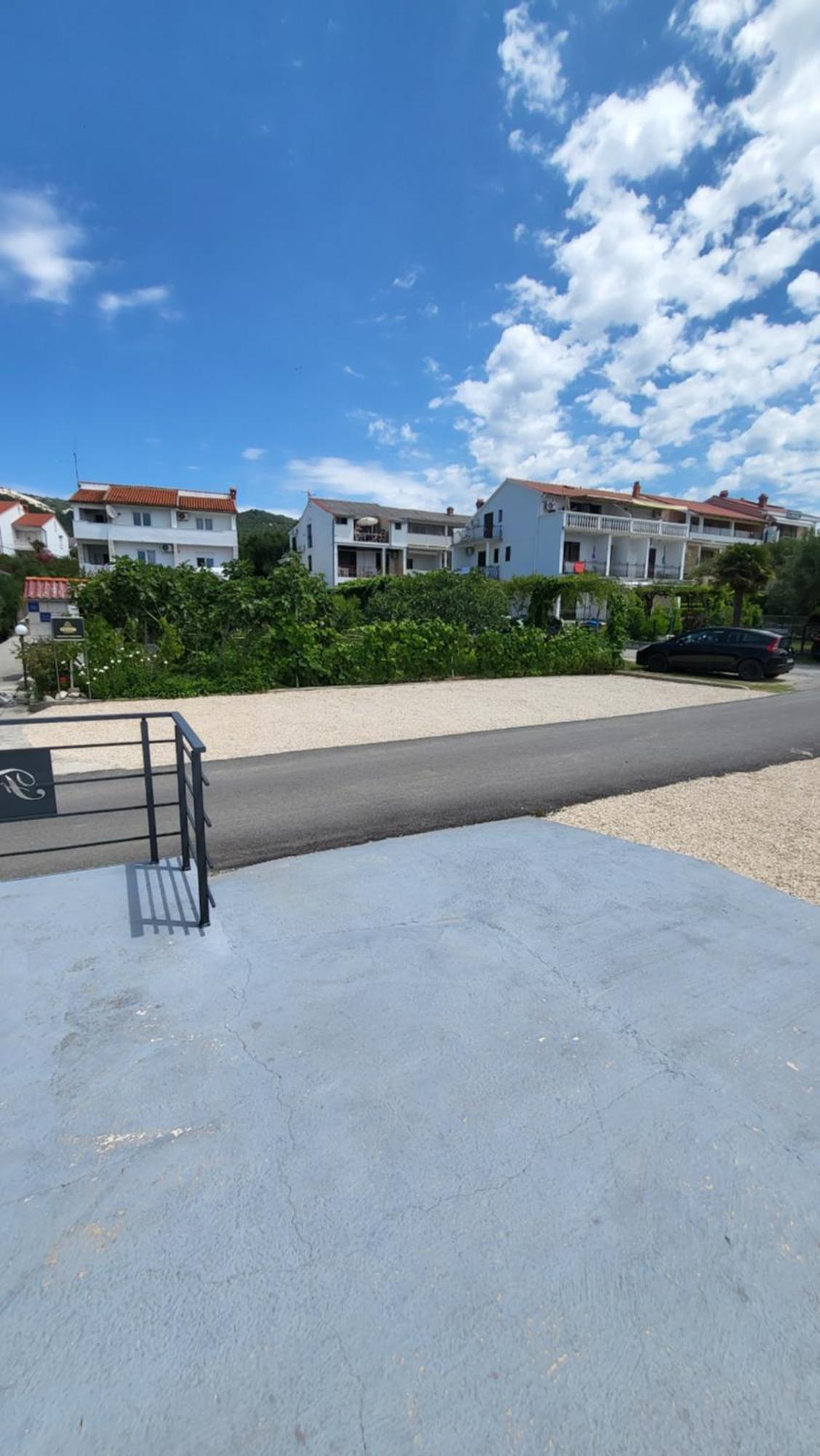 Apartments & Rooms Fam Ribaric Banjol Екстериор снимка