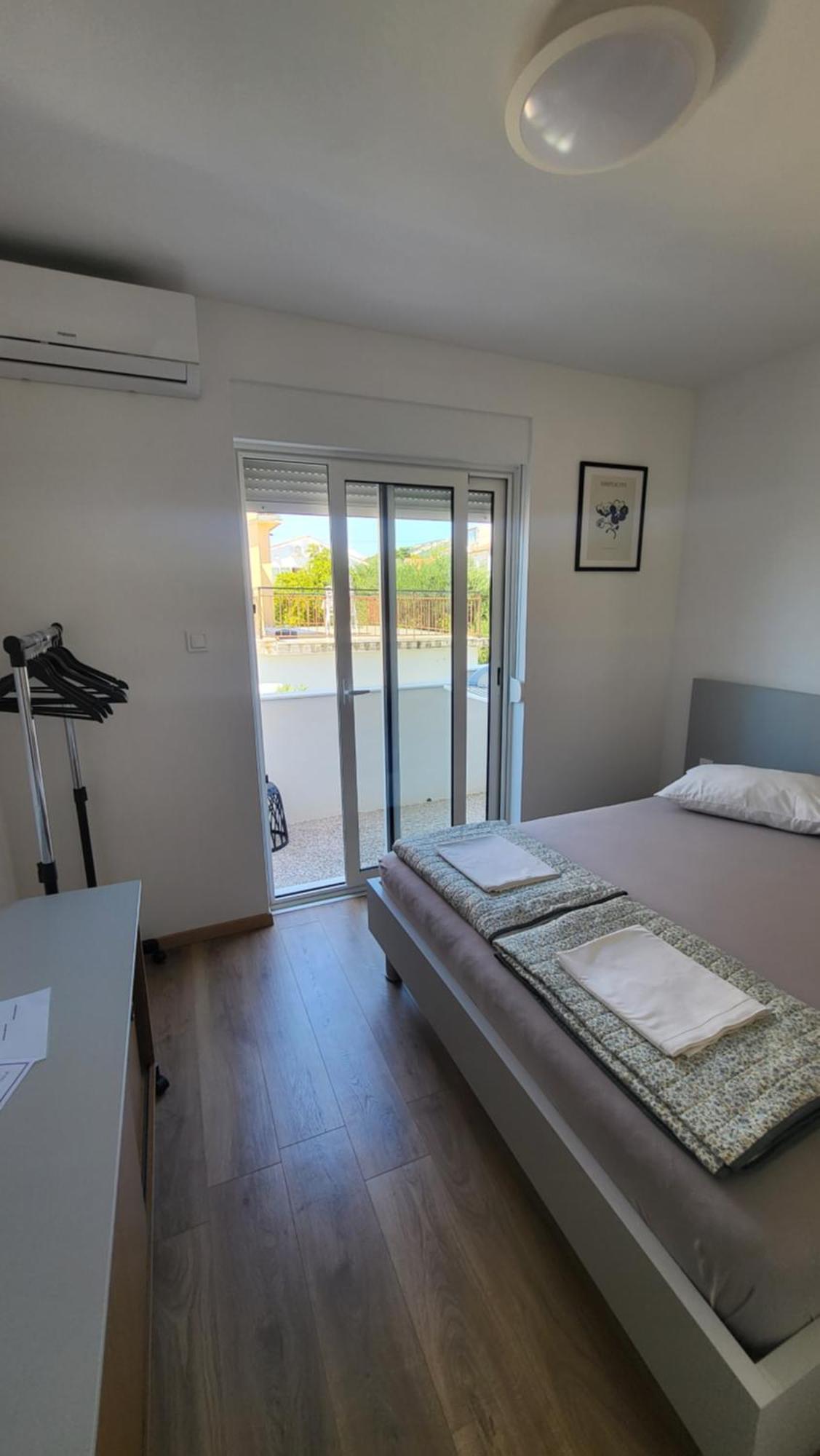 Apartments & Rooms Fam Ribaric Banjol Екстериор снимка