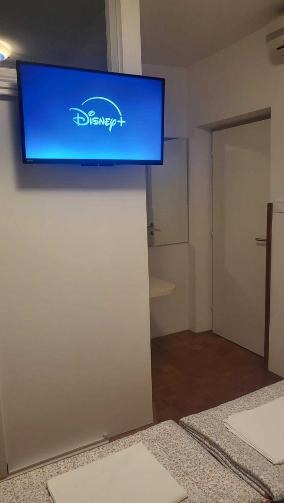 Apartments & Rooms Fam Ribaric Banjol Стая снимка