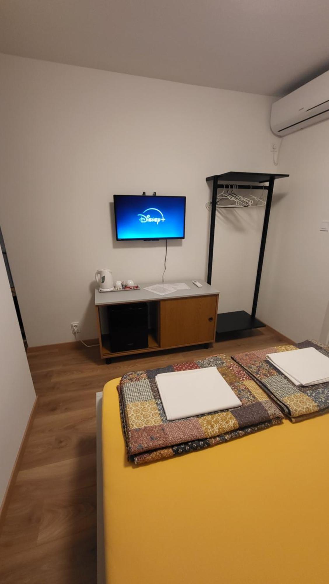 Apartments & Rooms Fam Ribaric Banjol Стая снимка