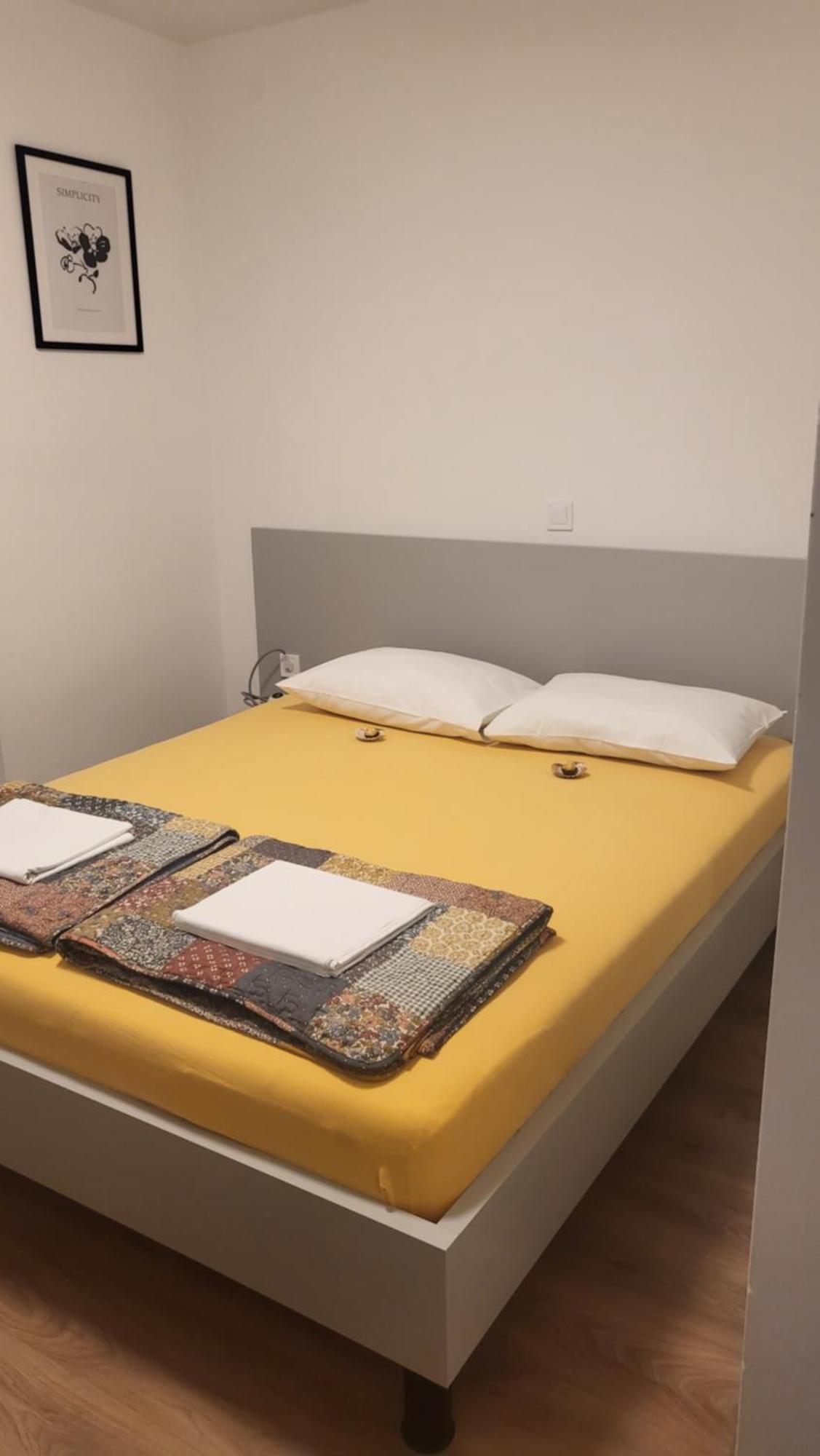 Apartments & Rooms Fam Ribaric Banjol Стая снимка