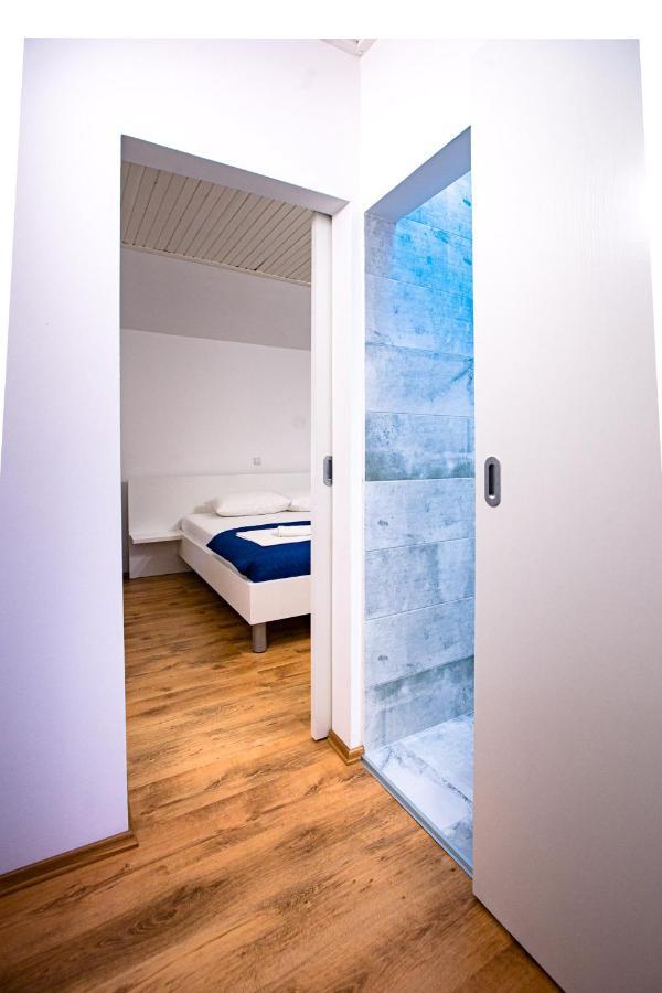 Apartments & Rooms Fam Ribaric Banjol Екстериор снимка